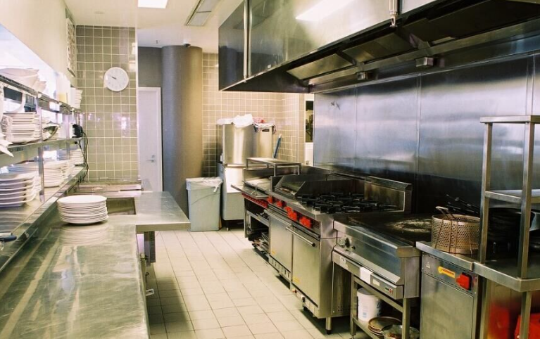 What Equipment Is Included in Restaurant Kitchen Equipment?